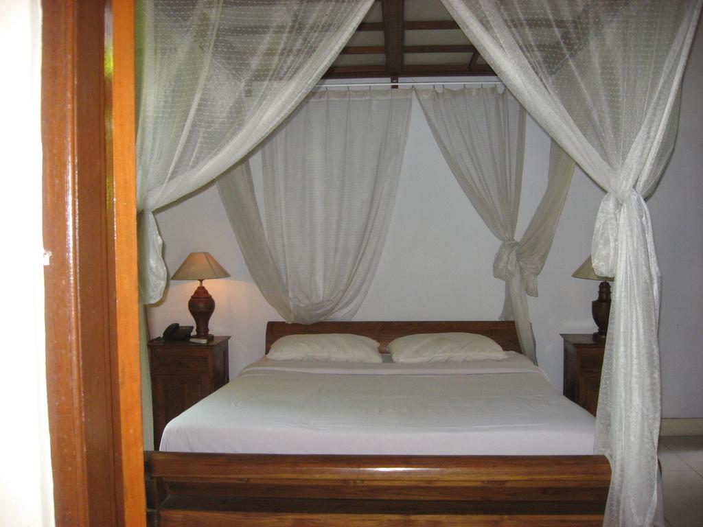 Mahalini * Seminyak (Bali)