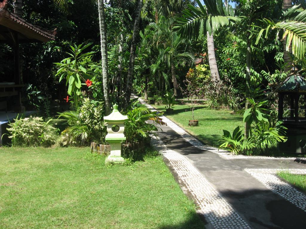 Mahalini * Seminyak (Bali)