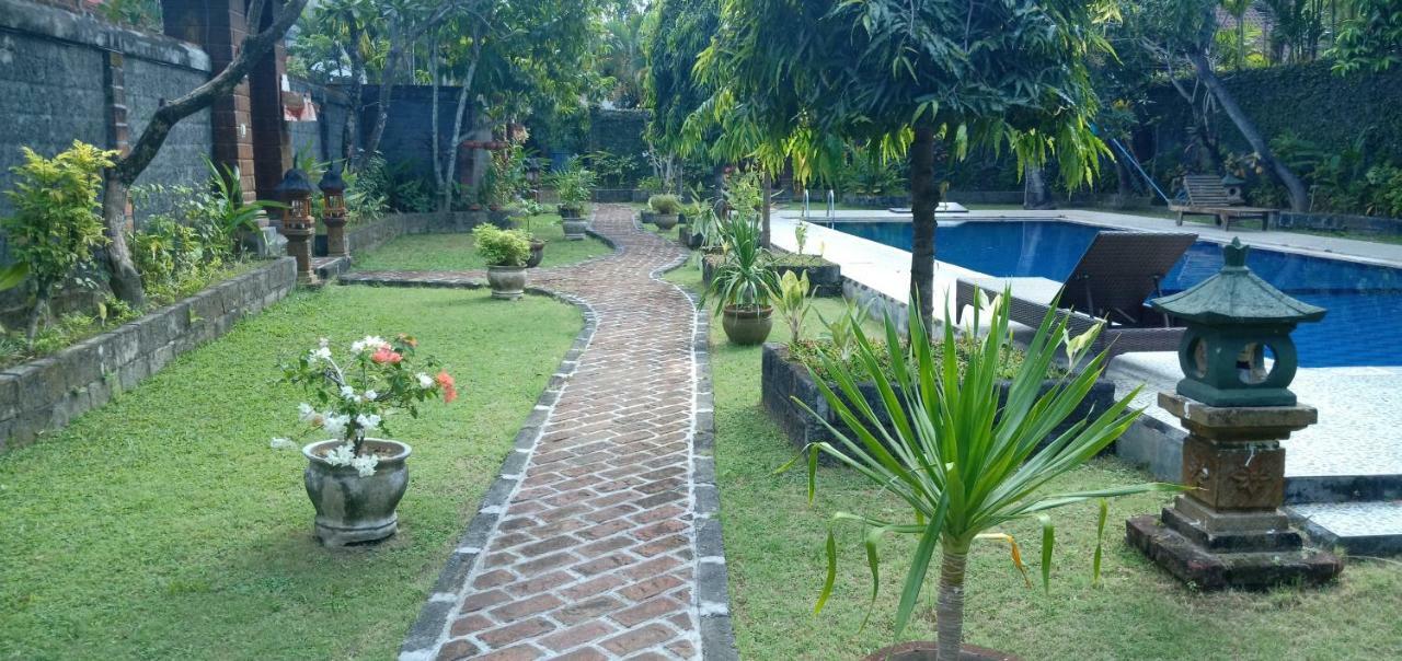 Mahalini * Seminyak (Bali)